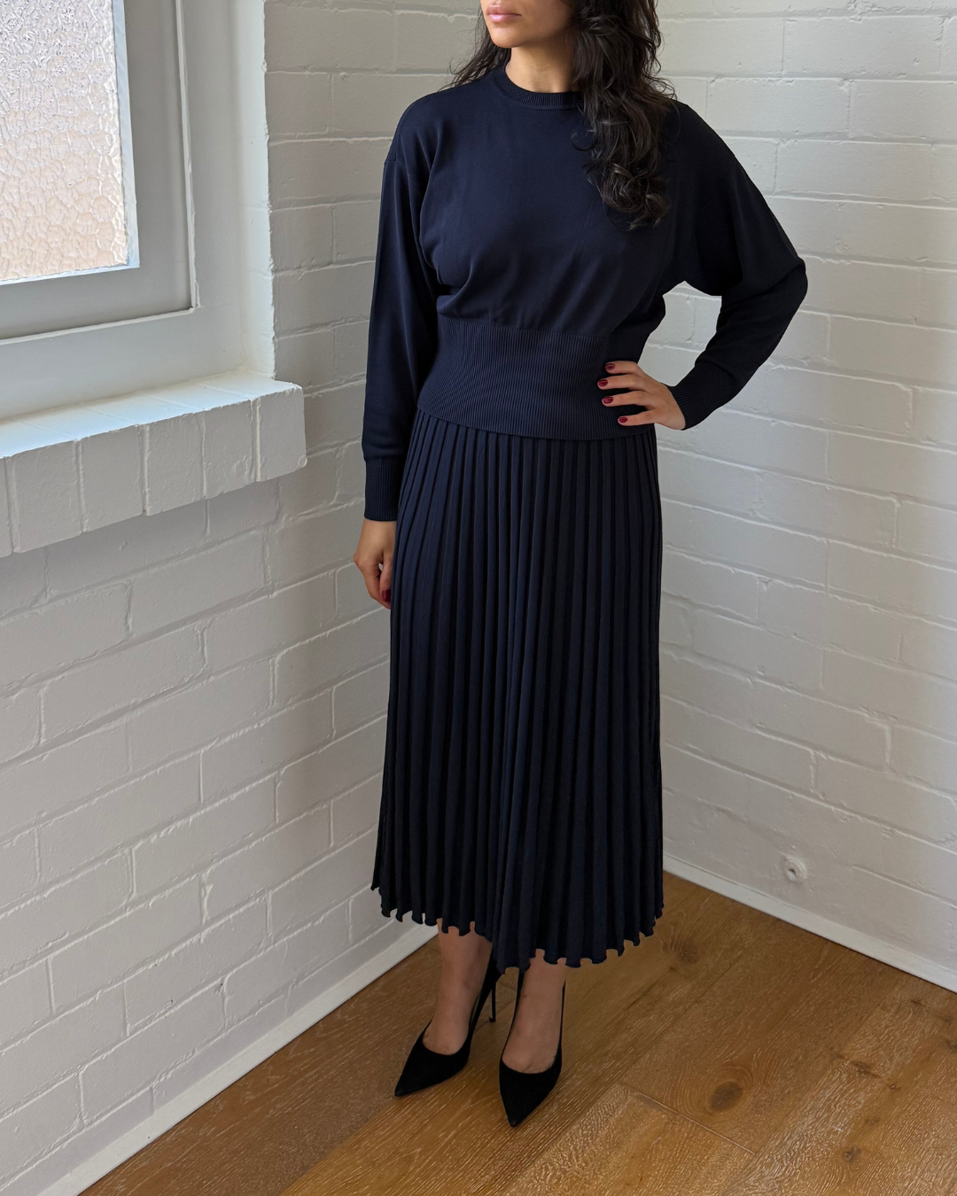 Scanlan Theodore Batwing Knit Top and Pleated Skirt Set - Size XS-S
