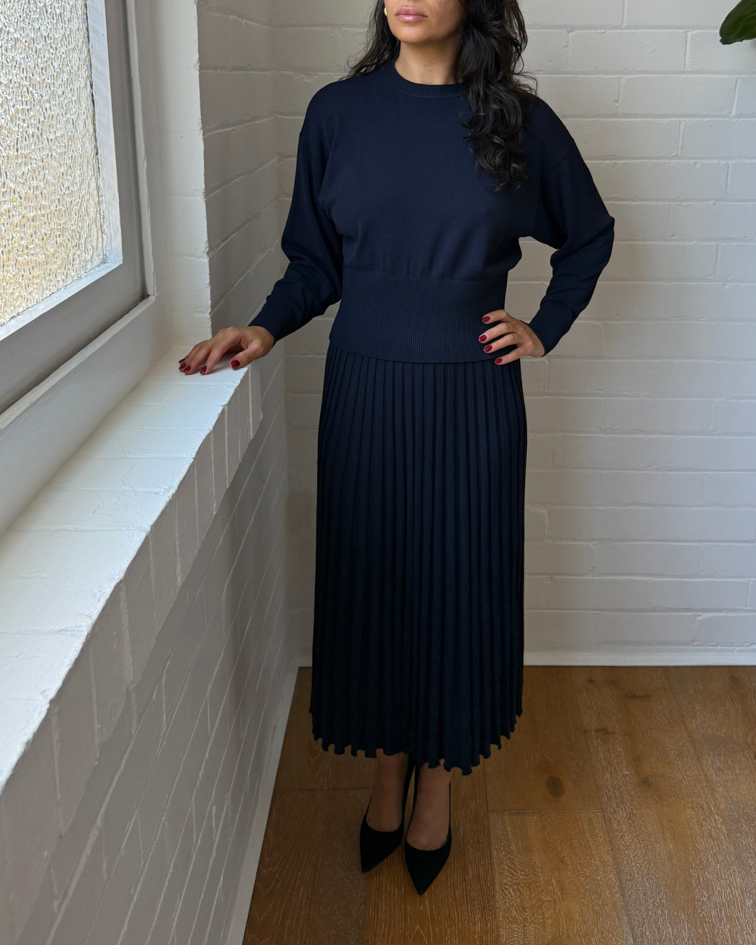 Scanlan Theodore Batwing Knit Top and Pleated Skirt Set - Size XS-S