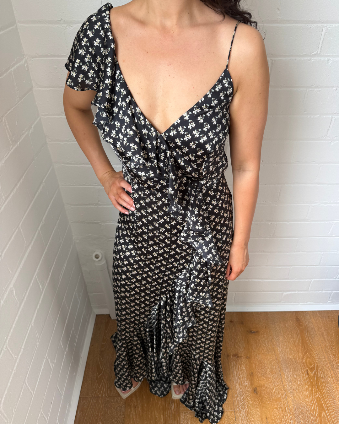 Jill by Jill Stuart Mae Cascading Ruffle Front Floral Gown - Size 8