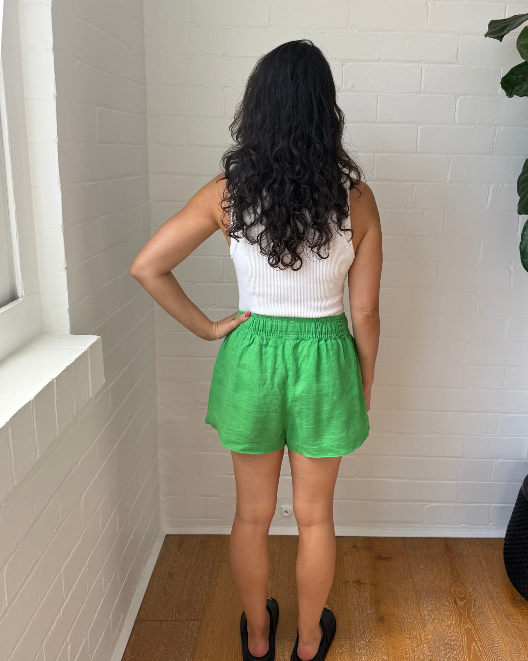 Venroy Linen Shorts - Size Small