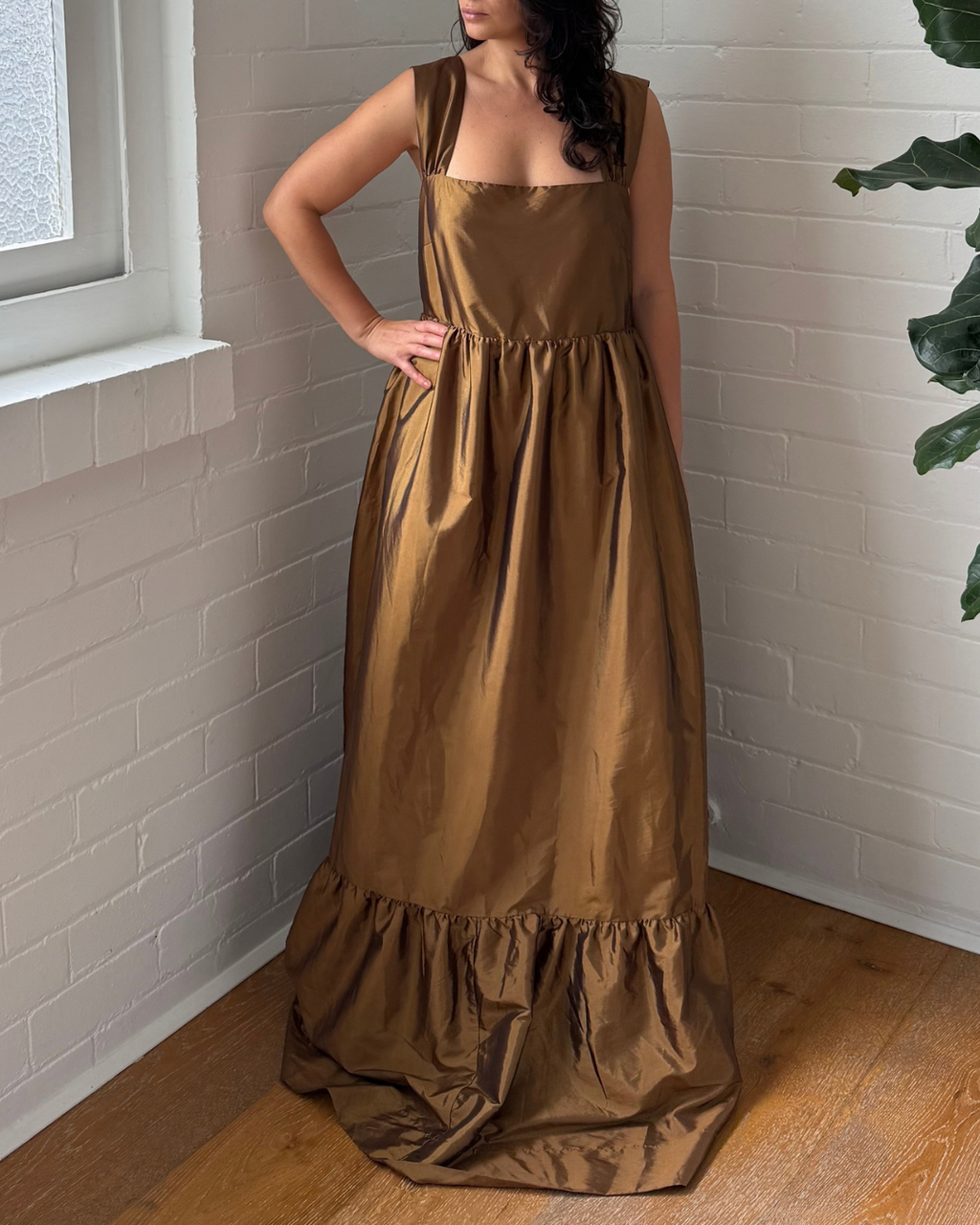 Hansen & Gretel Taffeta Square Neck Gown - Size 10-12