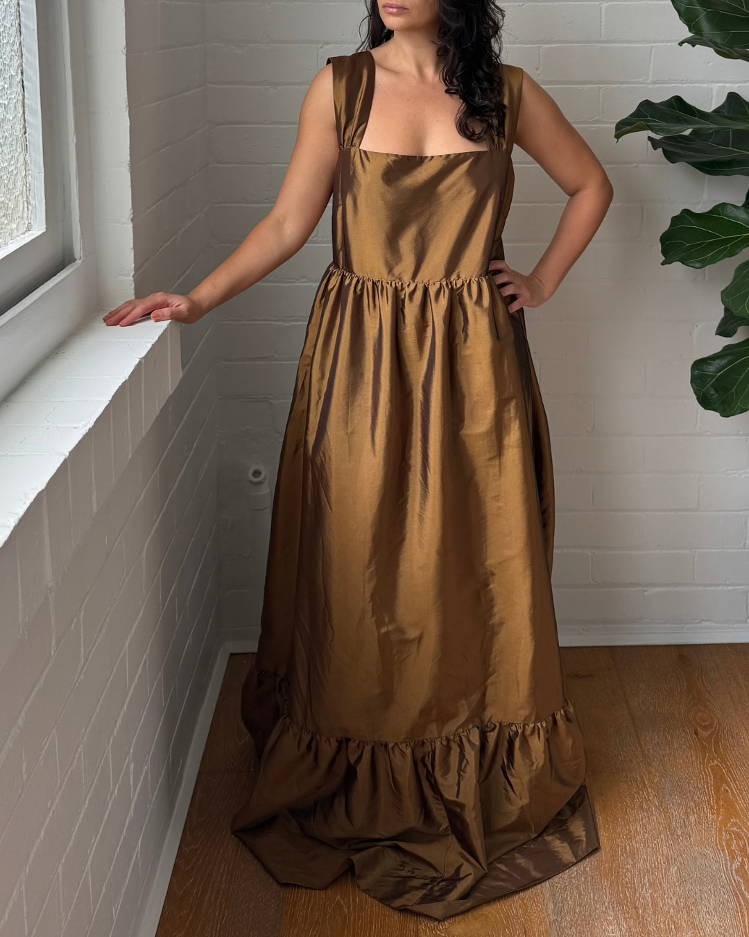 Hansen & Gretel Taffeta Square Neck Gown - Size 10-12