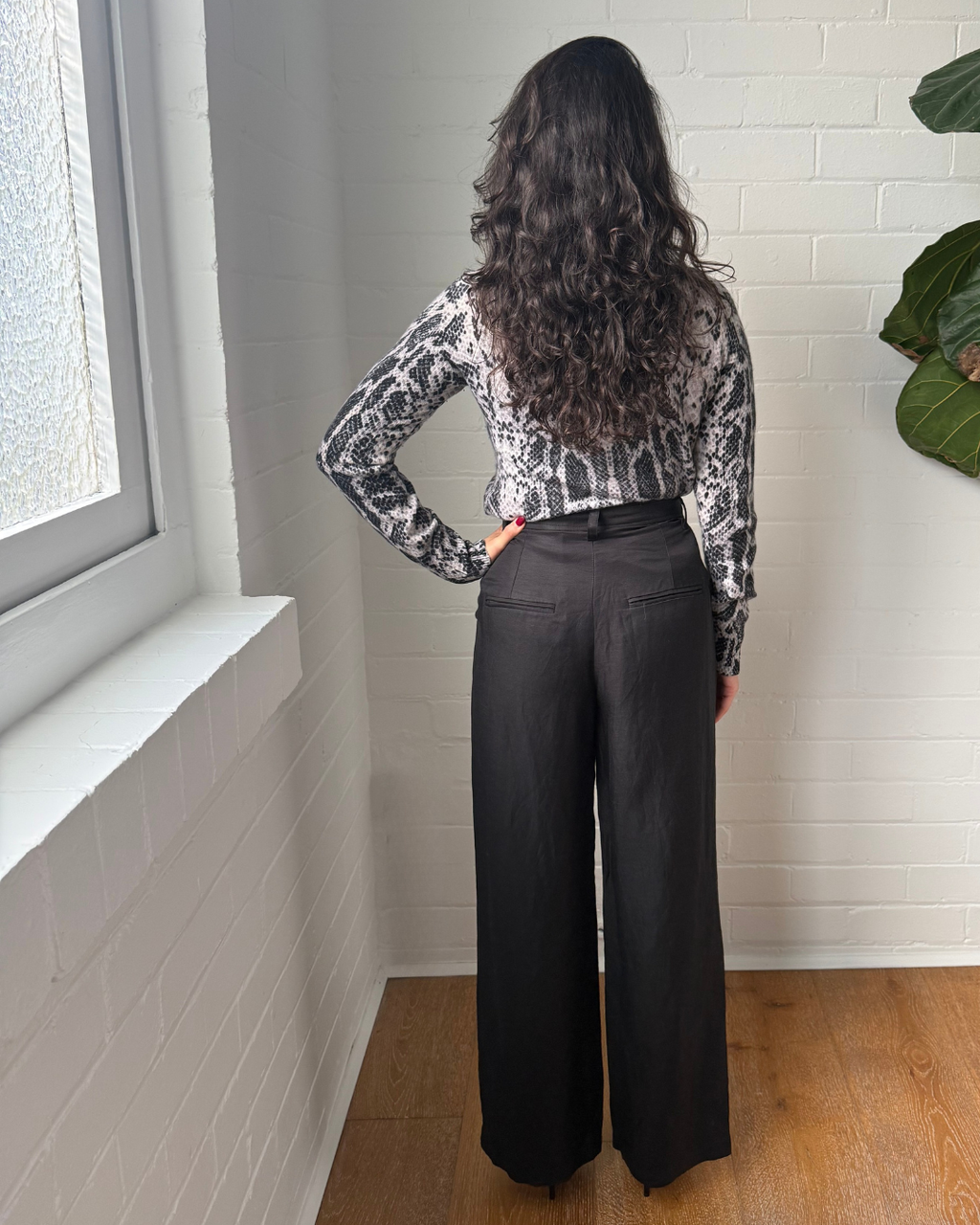 Equipment Femme Odine Silk Cashmere Snake Print - Size Small
