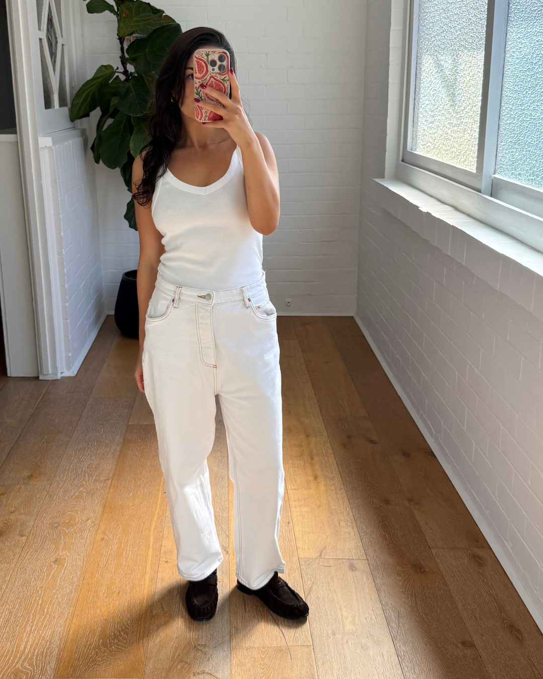Sneaky Link V Neck Tank White - Size Small