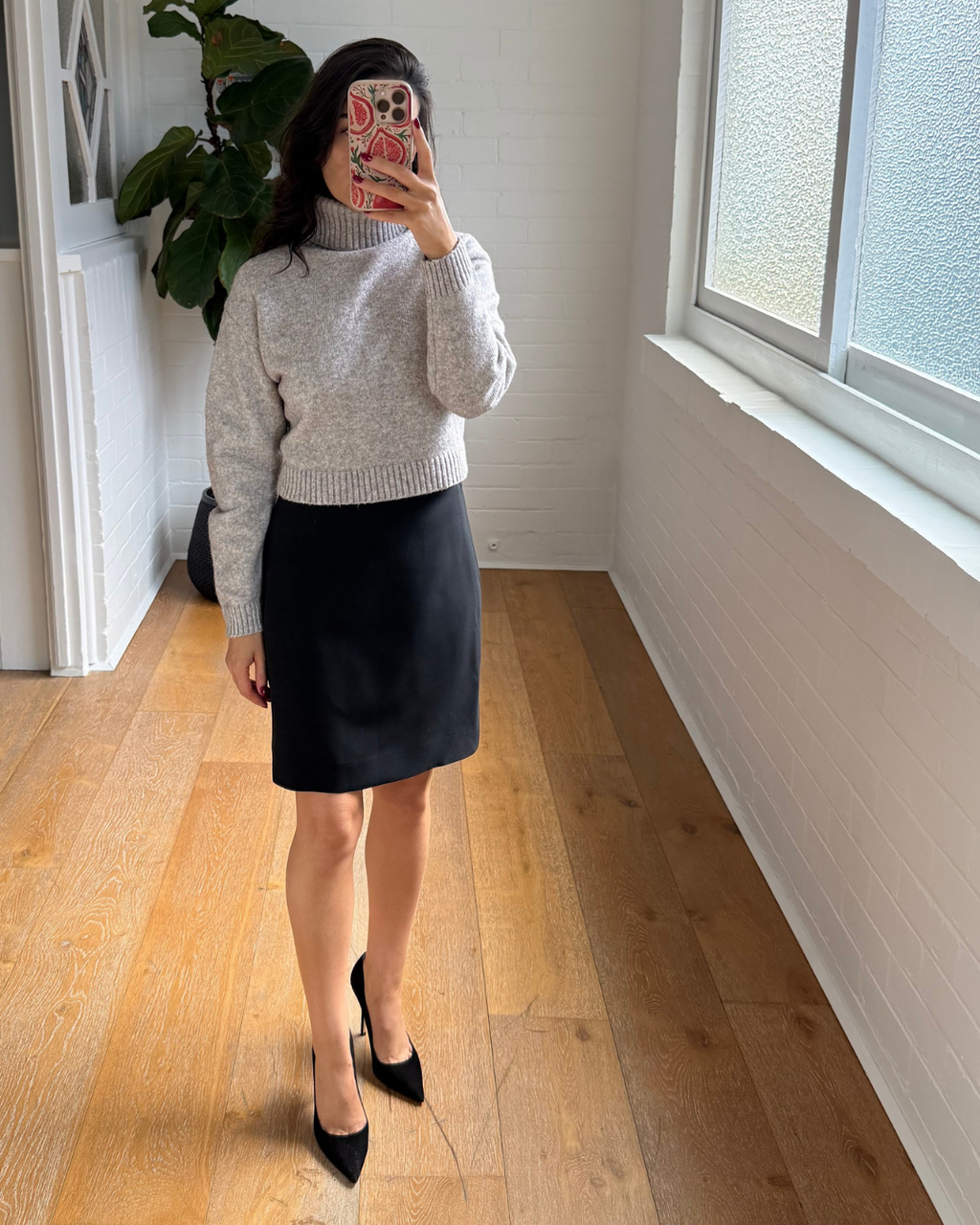 Scanlan Theodore Cropped Turtle Neck Knit - Size XS
