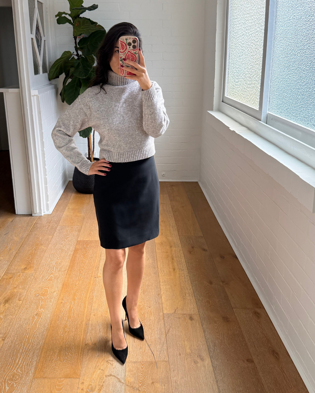 Scanlan Theodore Cropped Turtle Neck Knit - Size XS
