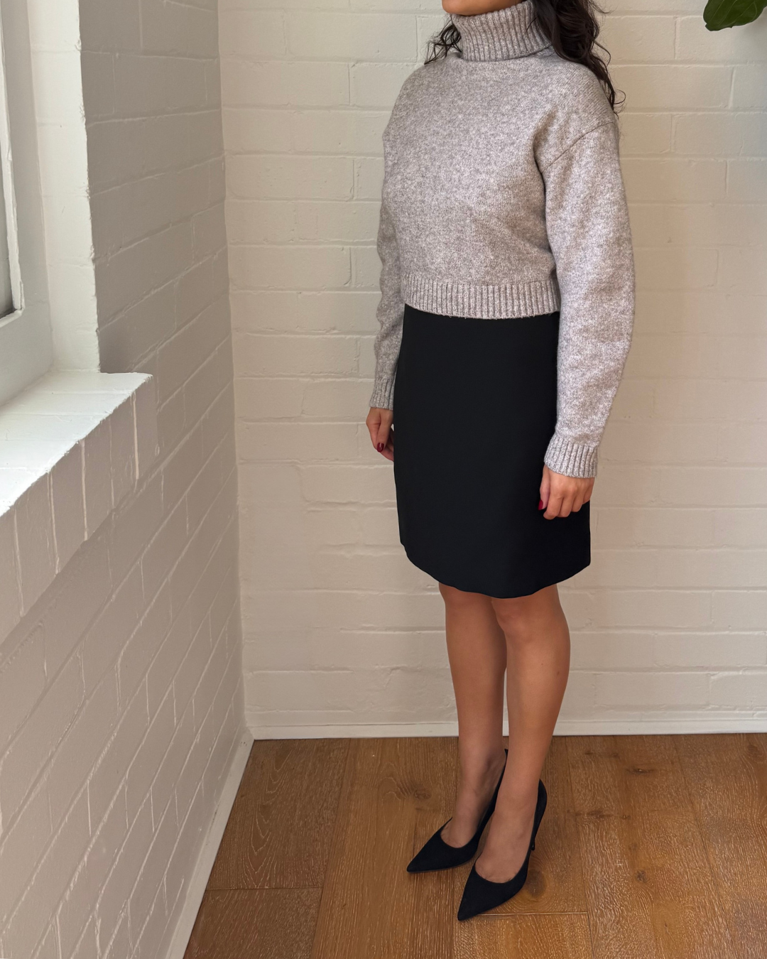 Scanlan Theodore Cropped Turtle Neck Knit - Size XS