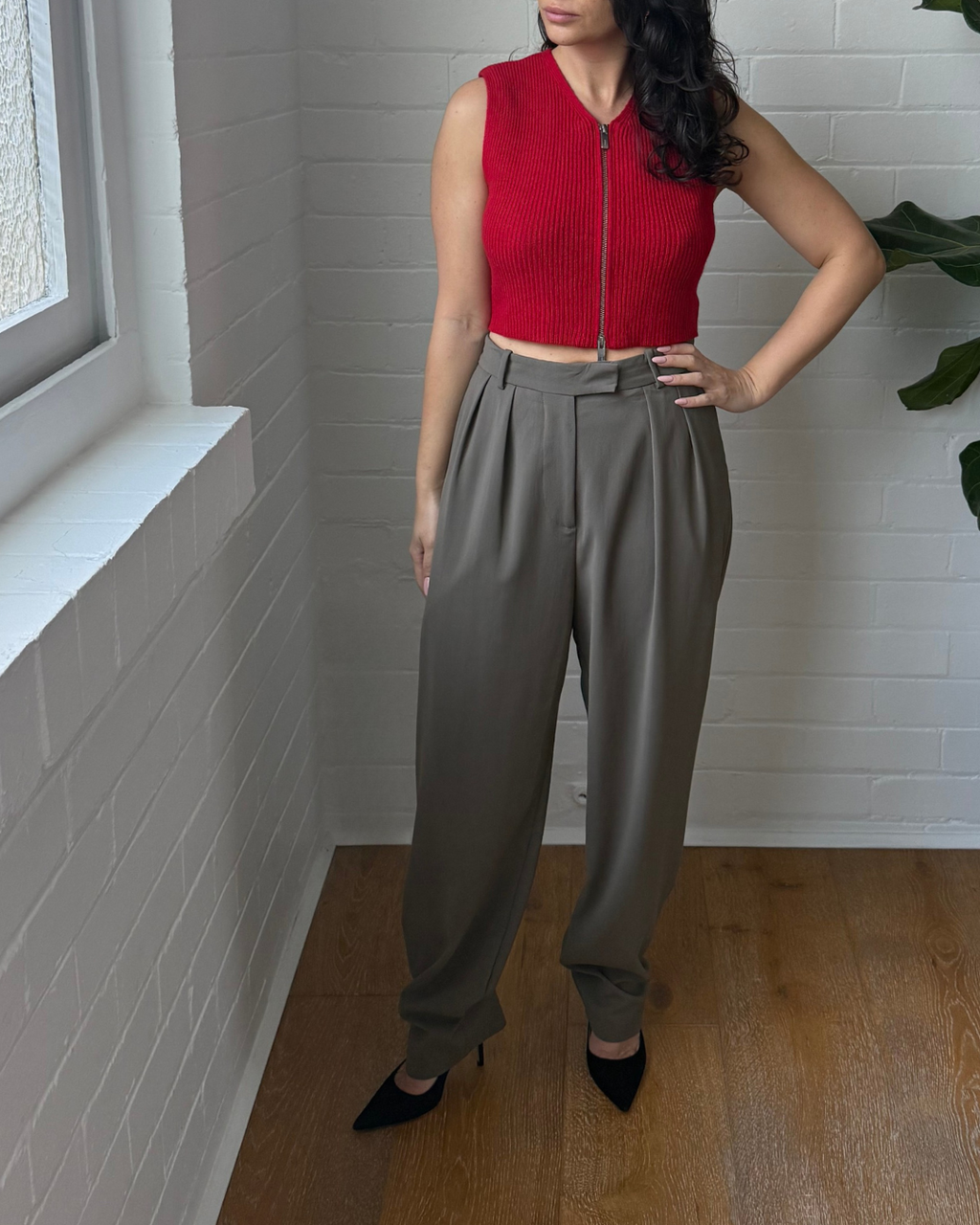 Venroy Wool Cropped Ribbed Zip Vest - Size XS