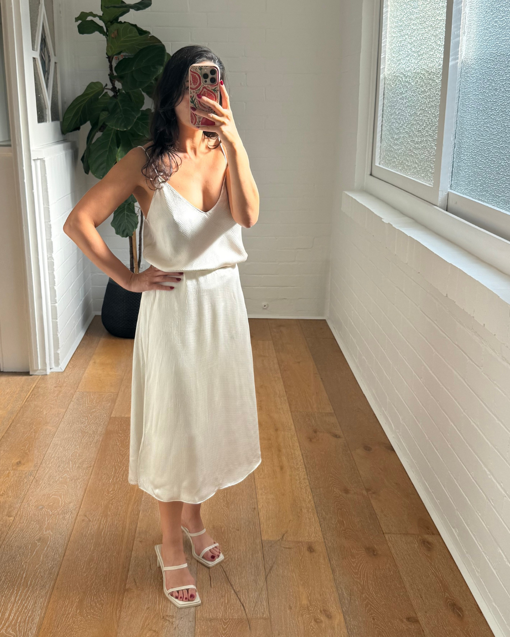 Theory Champagne Easy Slip Top - Size Medium