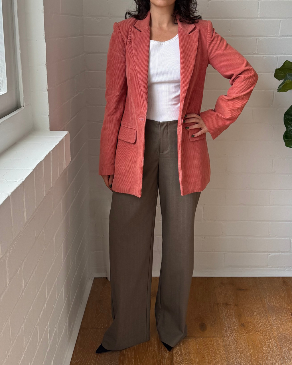 Reformation Natural Vida Low Rise Pant - Size 2 (AU 6-8)