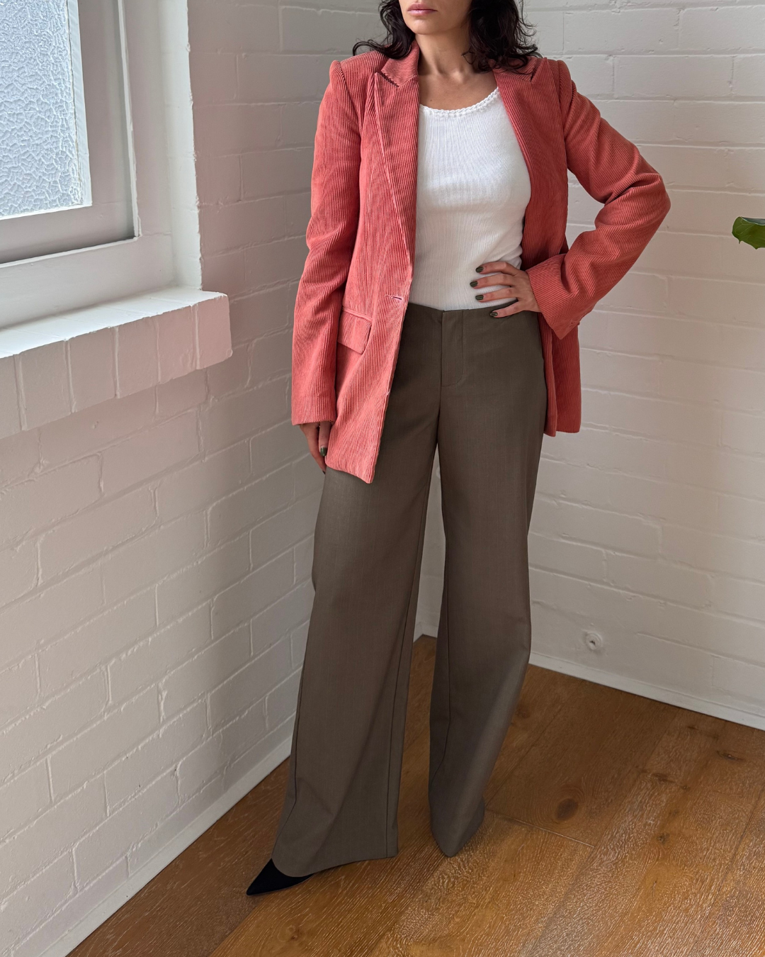 Reformation Natural Vida Low Rise Pant - Size 2 (AU 6-8)