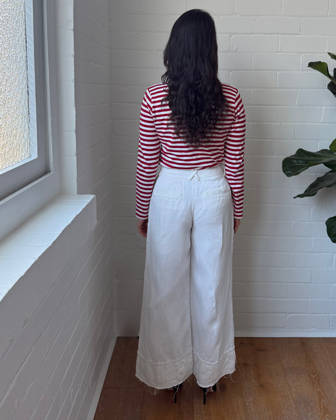 COMME des GARÇONS Striped Cotton Red Emblem Tee - Size Medium