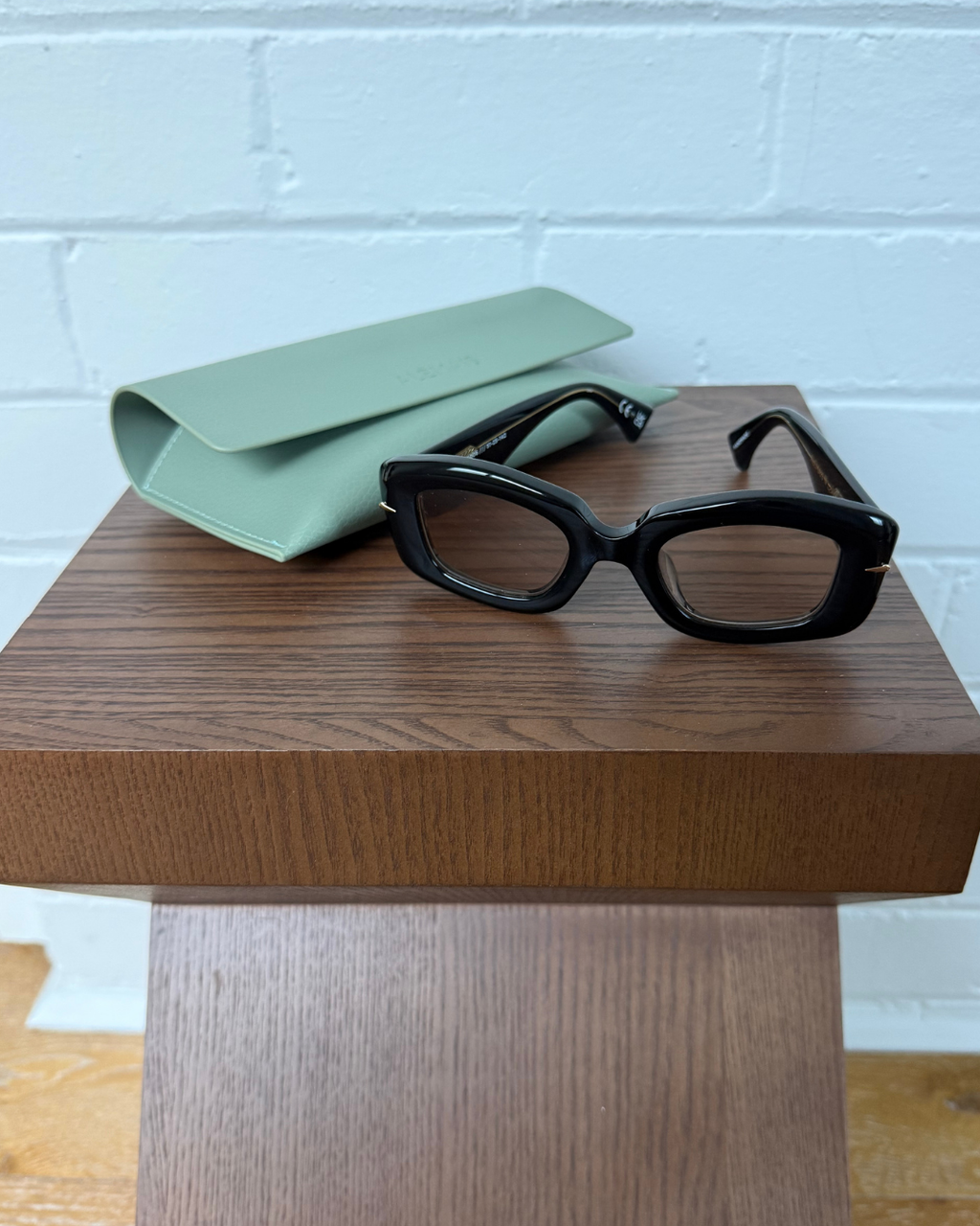 Alemais x Le Specs Celestina - Obsidian Black Tan Tint