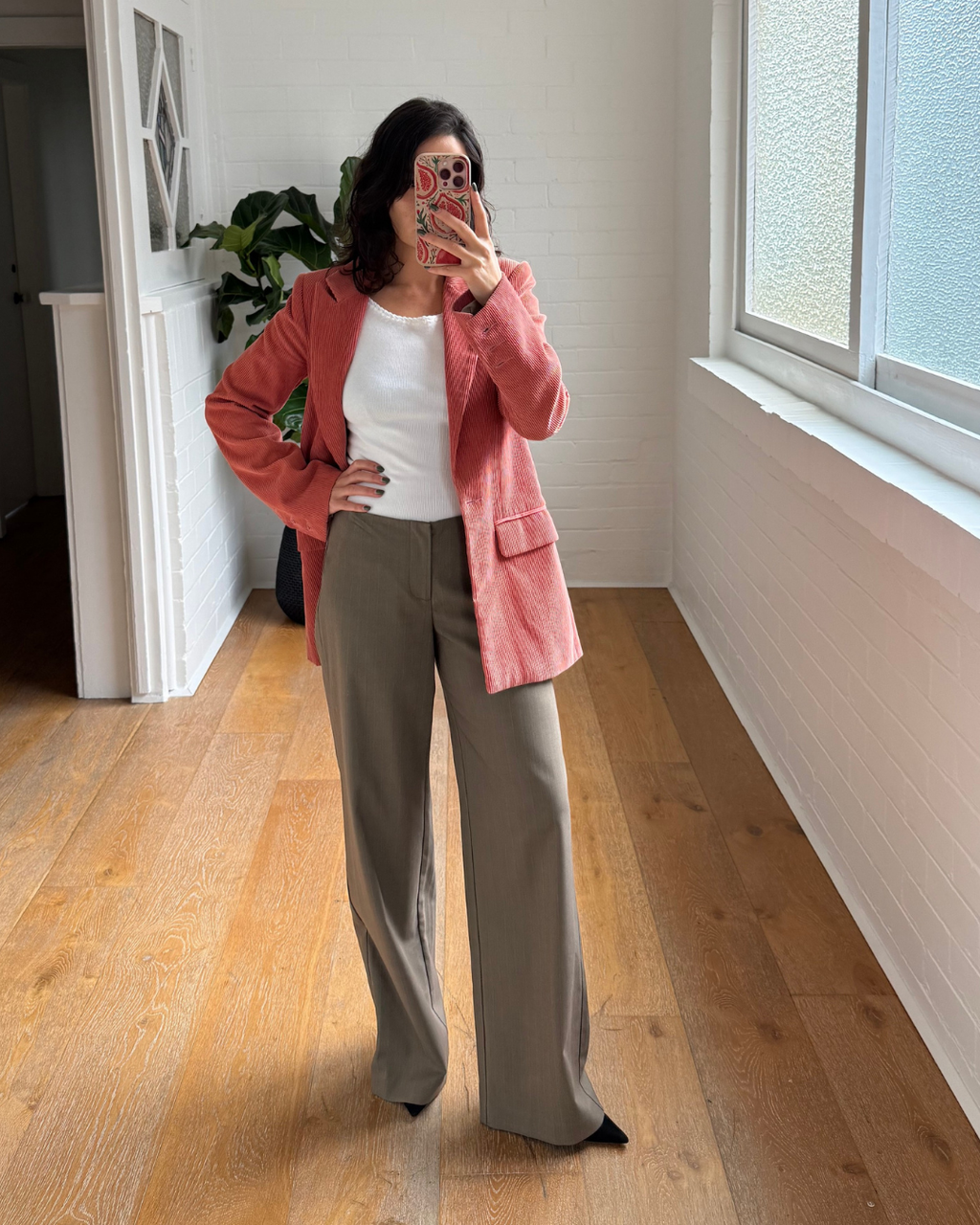 Reformation Natural Vida Low Rise Pant - Size 2 (AU 6-8)