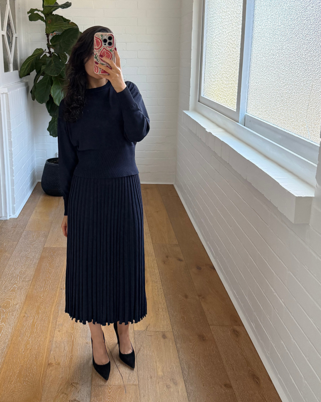 Scanlan Theodore Batwing Knit Top and Pleated Skirt Set - Size XS-S
