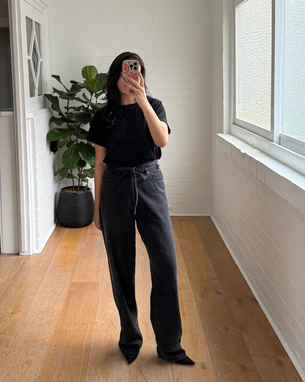 Sneaky Link Black Tshirt - Size Small