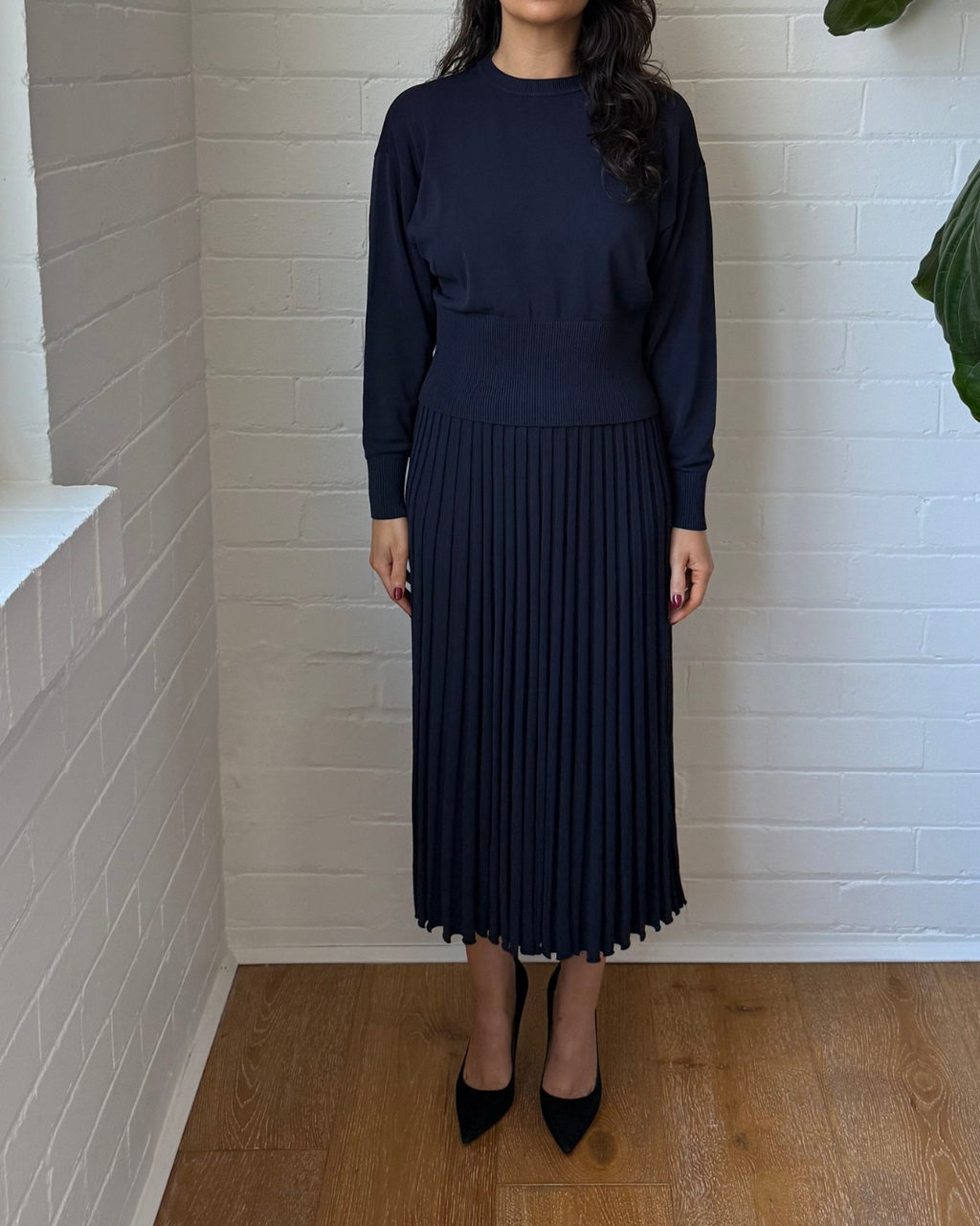 Scanlan Theodore Batwing Knit Top and Pleated Skirt Set - Size XS-S