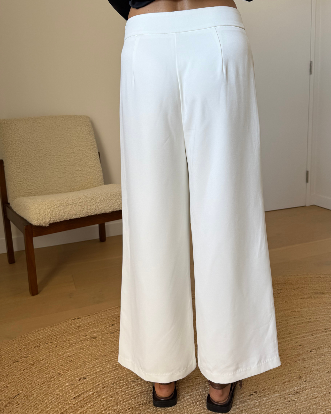 Madison the Label White Pants - Size M
